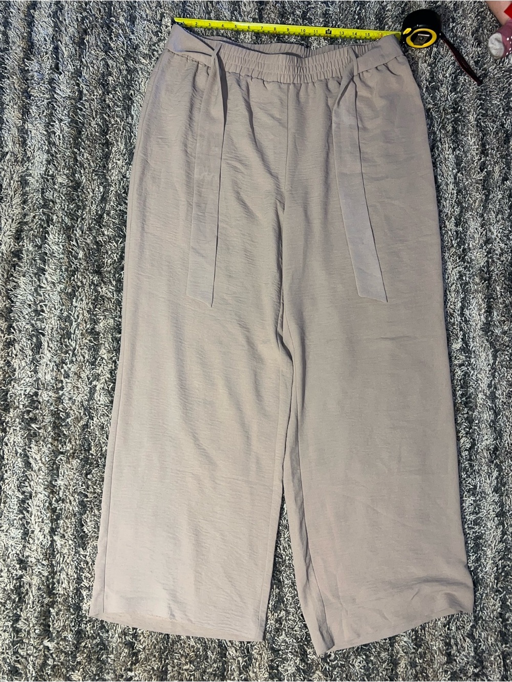 Women's Elastic-Waist Wide-Leg Joggers in Taupe